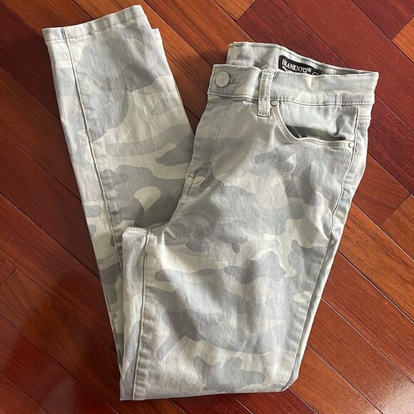 BlankNYC The Sullivan Light Green Camo Printed Pants Jeans Stretchy Y2K - Picture 3 of 6